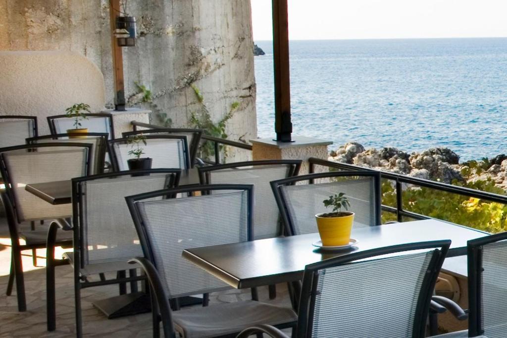 Anniska Hotel Kardhamili Buitenkant foto